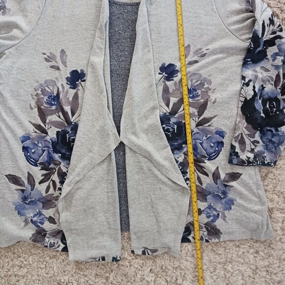 NWT Iyla Plus Womens 4X Grey Floral Long Sleeve Pullover Cardigan - Picture 9 of 9